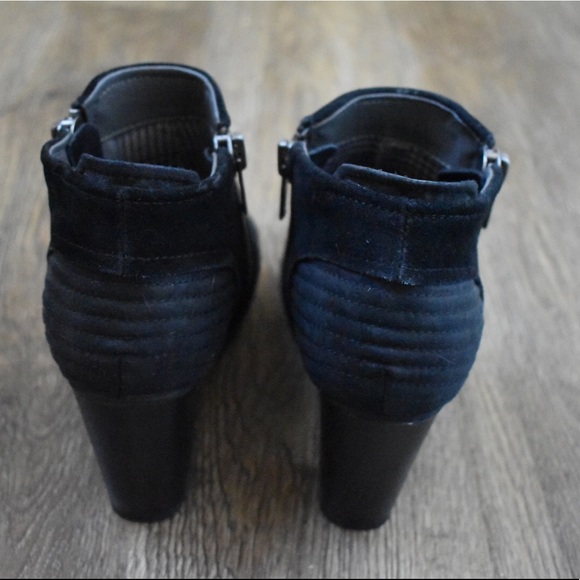 Open toed black heels - Picture 3 of 6